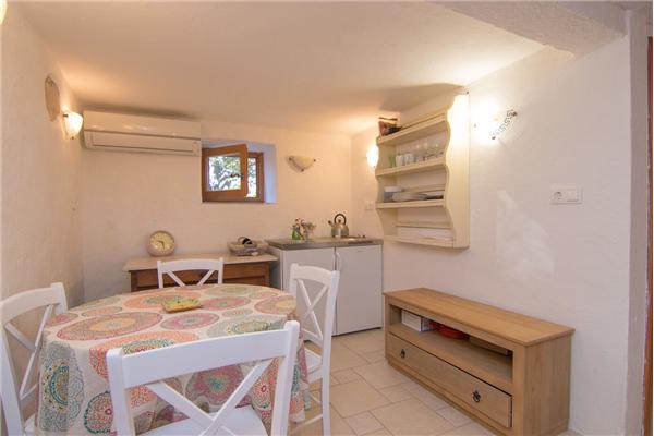 House A1, for 14 persons