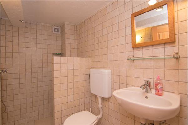 House A1, for 14 persons