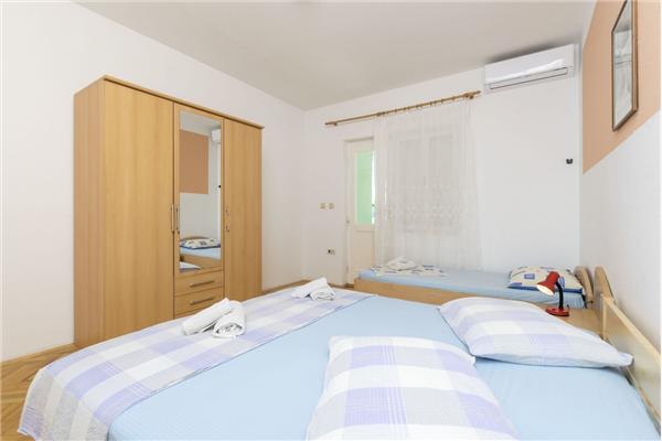 Apartment A4, for 4 persons