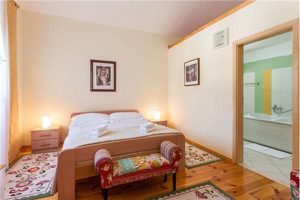 House K1, for 8 persons