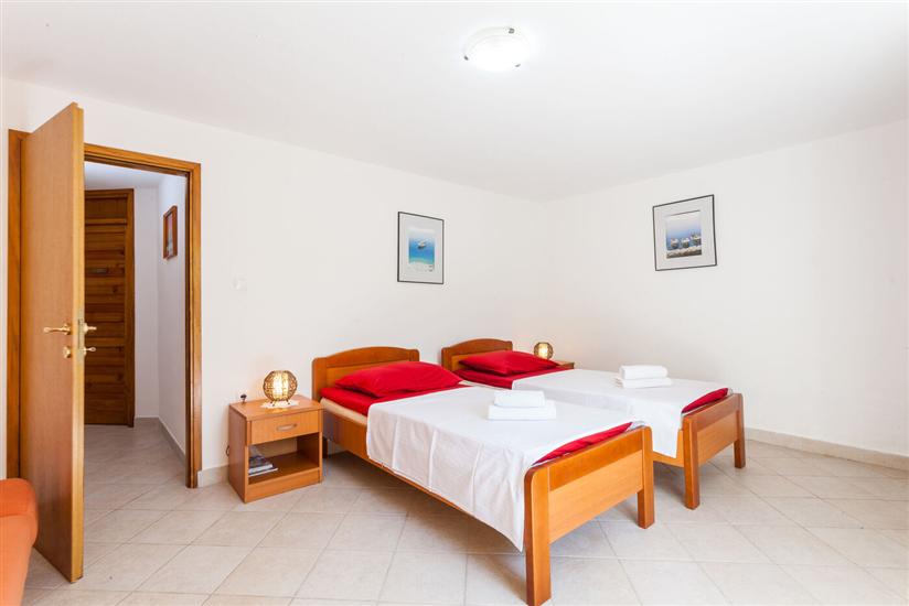 House K1, for 8 persons