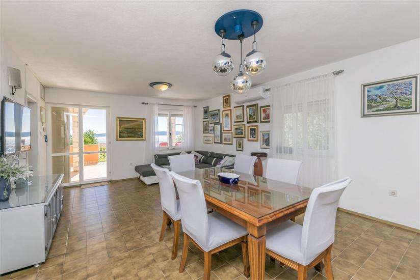 Apartment A2, for 5 persons