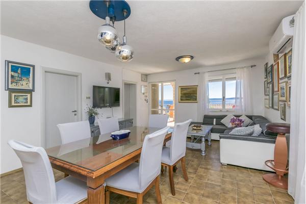 Apartment A2, for 5 persons