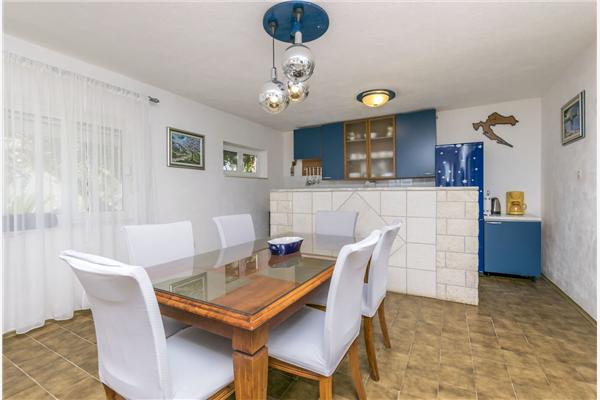 Apartment A2, for 5 persons