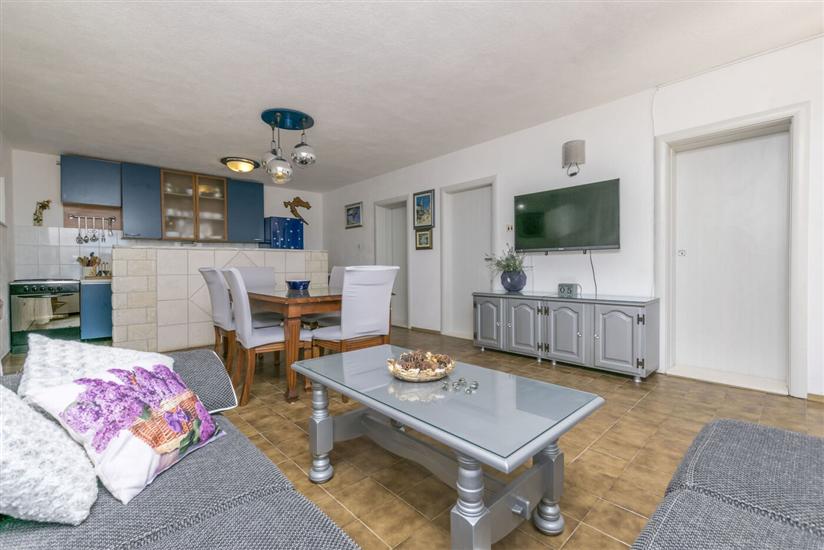 Apartment A2, for 5 persons