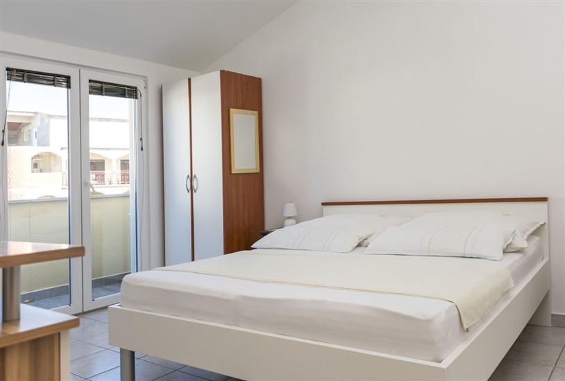 Apartment A2, for 6 persons