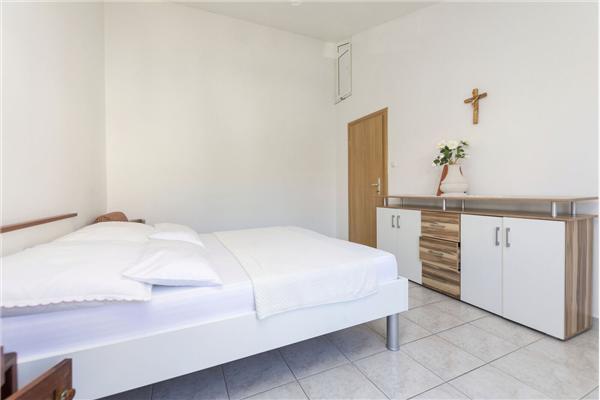 Apartment A2, for 6 persons