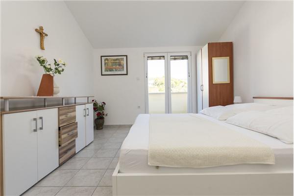 Apartment A2, for 6 persons