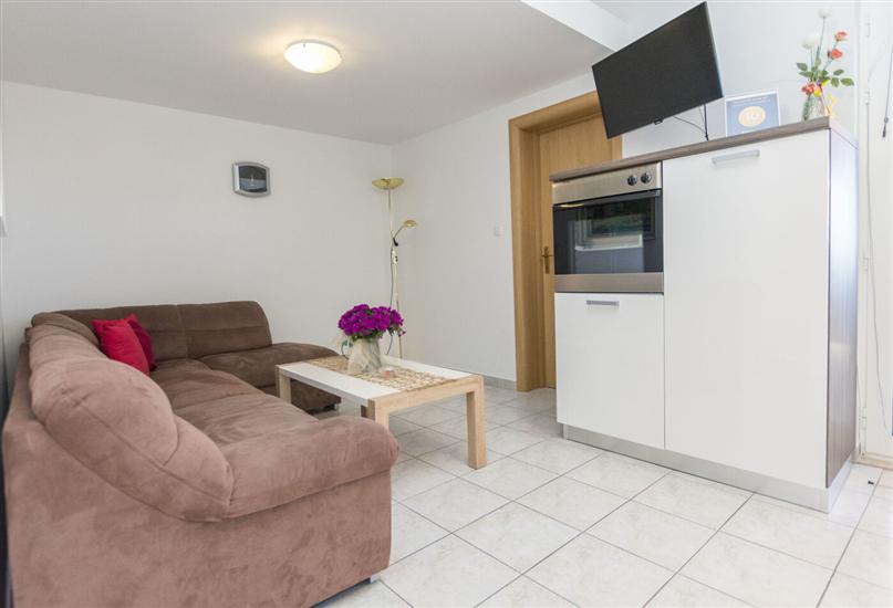 Apartment A2, for 6 persons