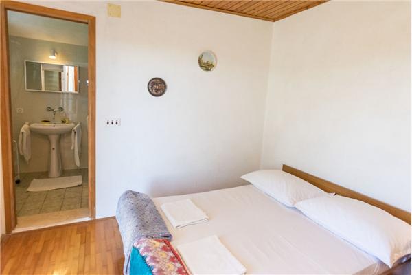 Room S1, for 2 persons