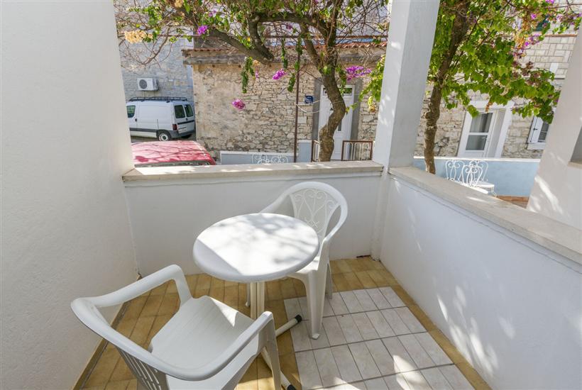 Room S3, for 2 persons