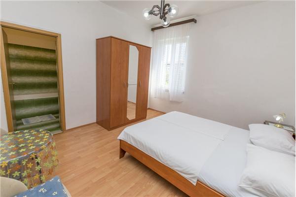 Room S4, for 2 persons