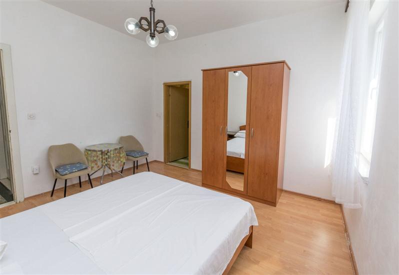 Room S4, for 2 persons