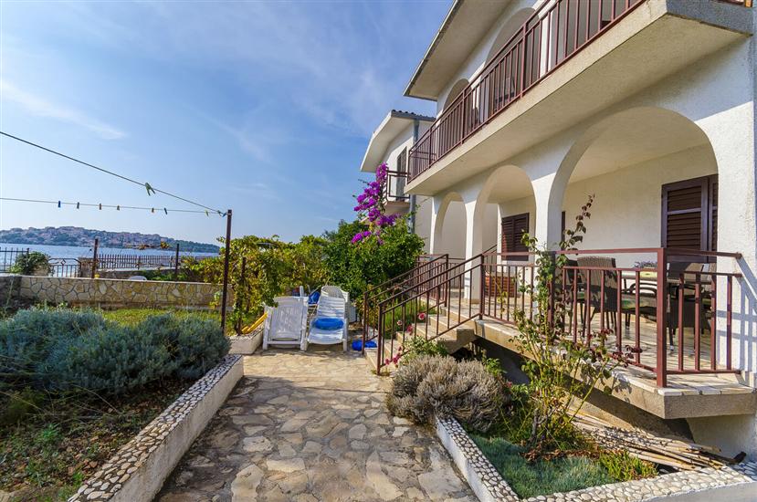 Apartment A1, for 5 persons