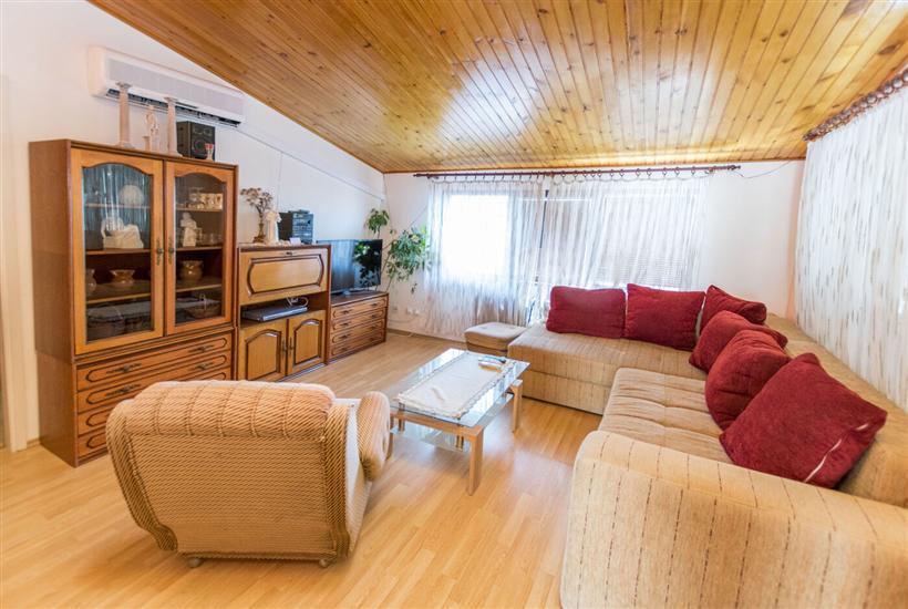 Apartment A3, for 6 persons