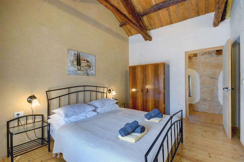 House K1, for 10 persons