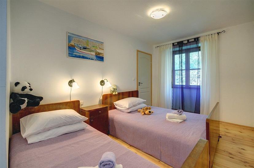 House K1, for 10 persons