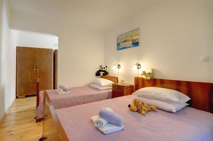 House K1, for 10 persons