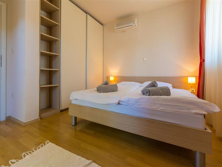 Apartment A1, for 6 persons