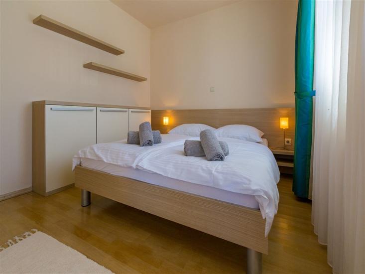 Apartment A2, for 6 persons