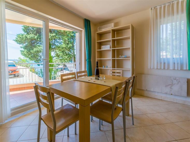 Apartment A2, for 6 persons