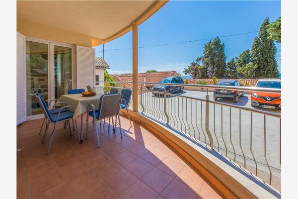 Apartment A2, for 6 persons