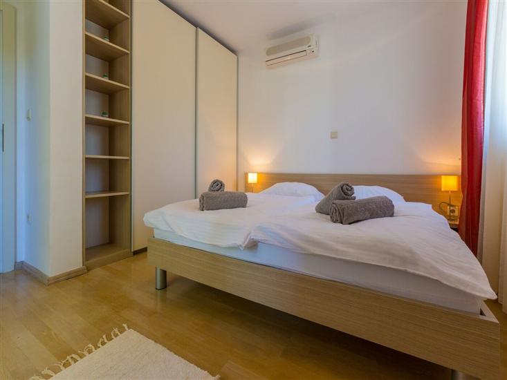 Apartment A3, for 6 persons