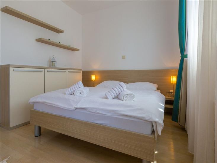 Apartment A4, for 6 persons