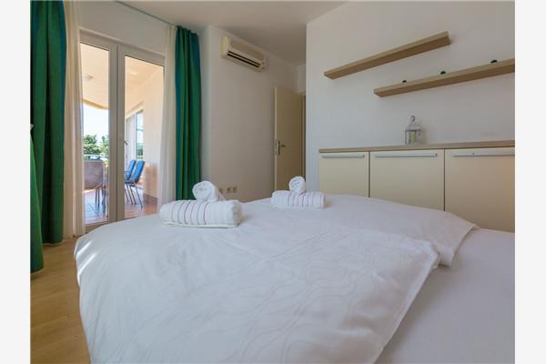 Apartment A4, for 6 persons