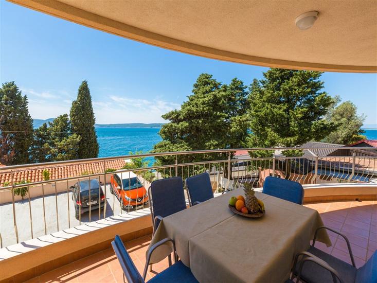 Apartment A4, for 6 persons