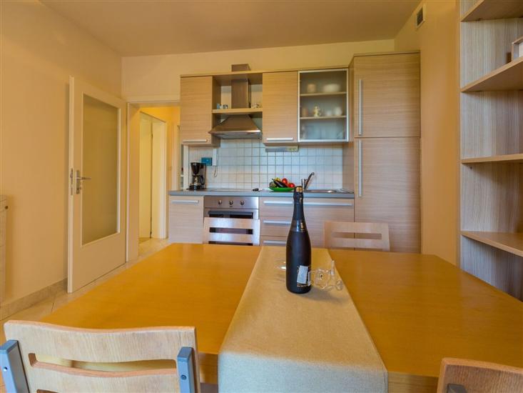 Apartment A5, for 6 persons