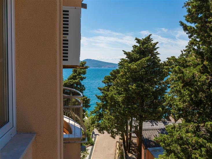 Apartment A5, for 6 persons