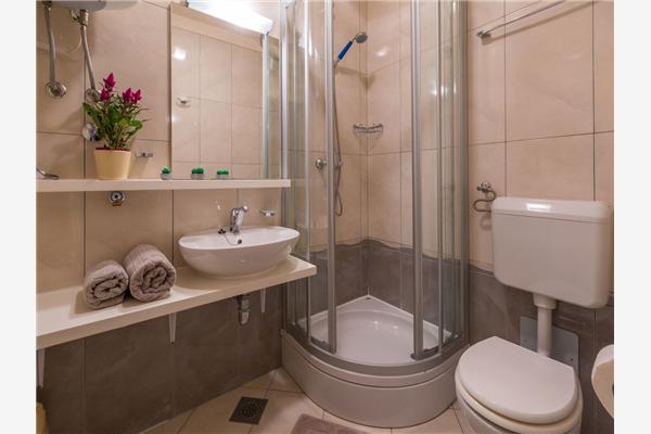 Apartment A6, for 6 persons