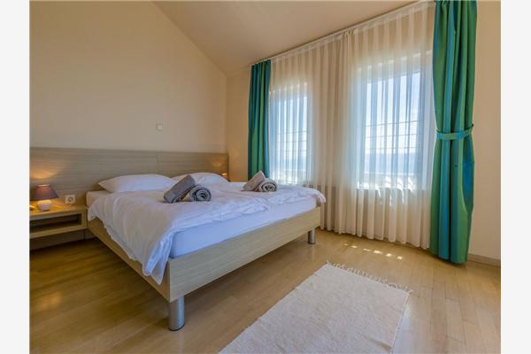 Apartment A8, for 6 persons