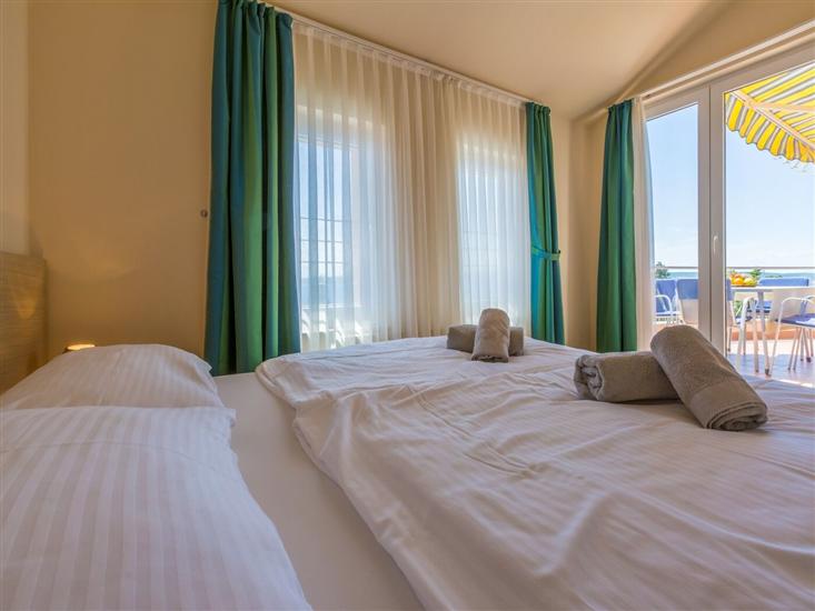 Apartment A8, for 6 persons