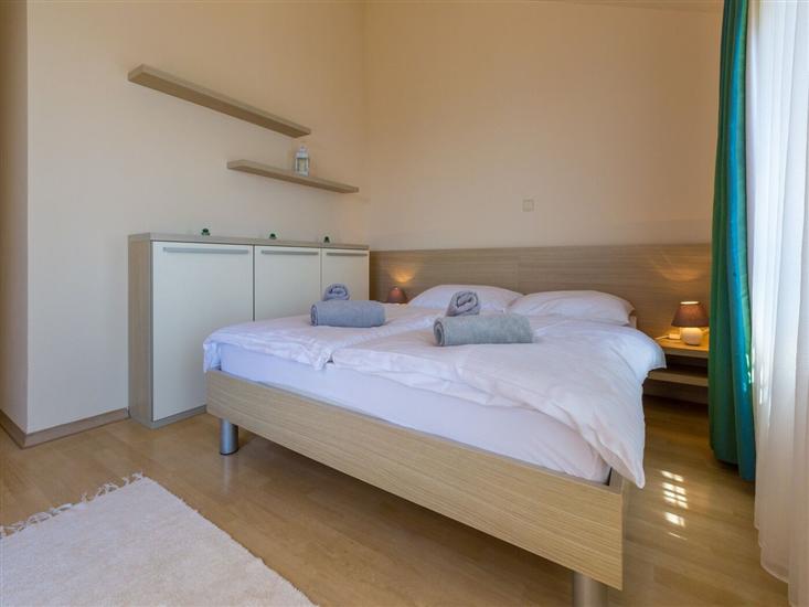 Apartment A8, for 6 persons