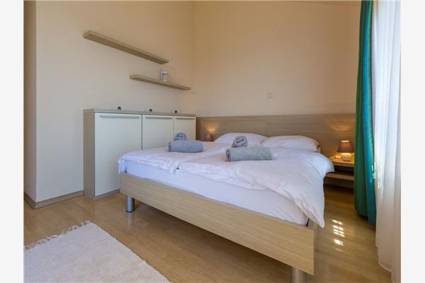 Apartment A8, for 6 persons