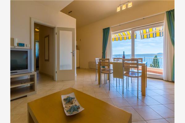 Apartment A8, for 6 persons