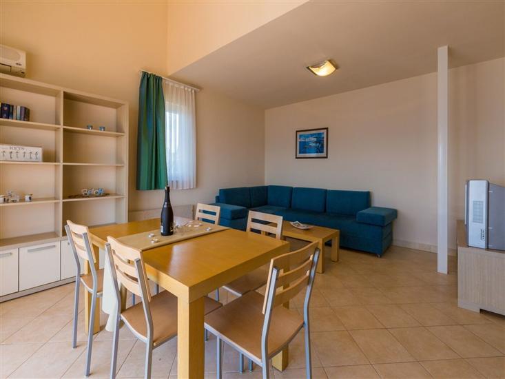 Apartment A8, for 6 persons