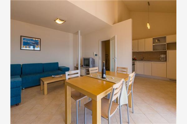 Apartment A8, for 6 persons