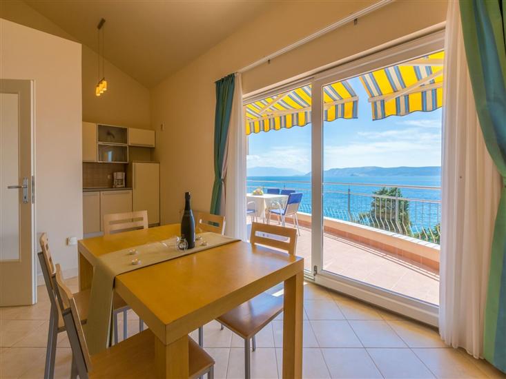 Apartment A8, for 6 persons