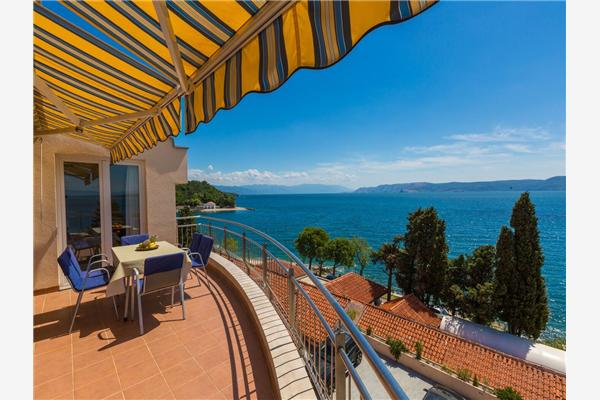 Apartment A8, for 6 persons