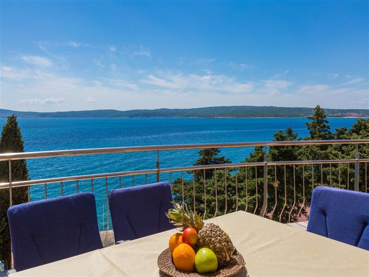 Apartment A8, for 6 persons