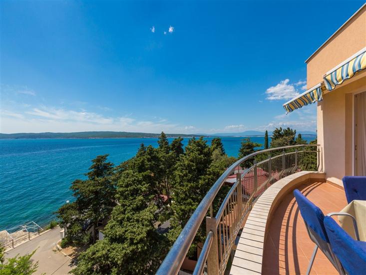 Apartment A8, for 6 persons