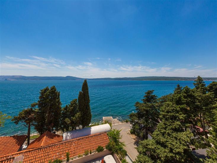 Apartment A8, for 6 persons