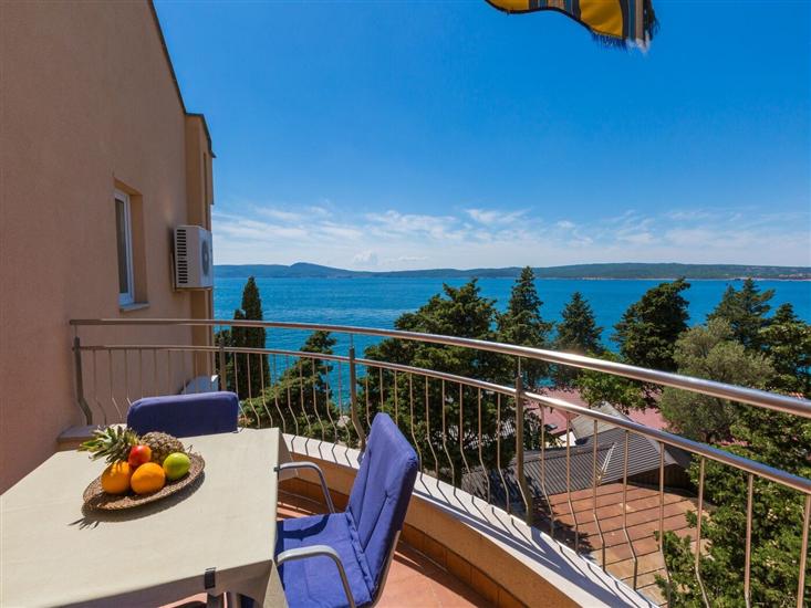 Apartment A12, for 4 persons