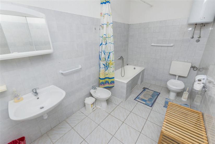 Apartment A1, for 6 persons