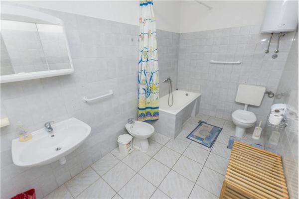 Apartment A1, for 6 persons