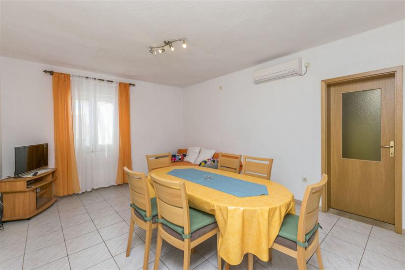 Apartment A1, for 6 persons