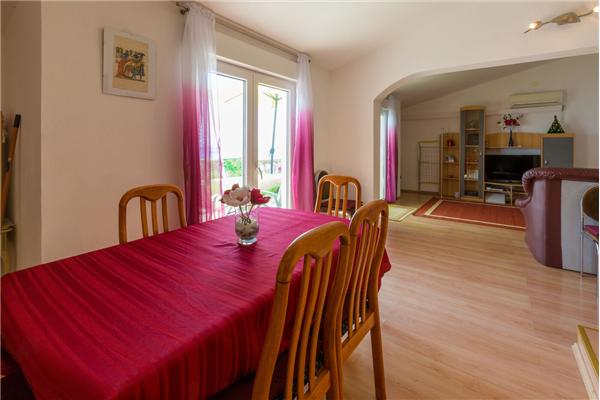 Apartment A6, for 4 persons